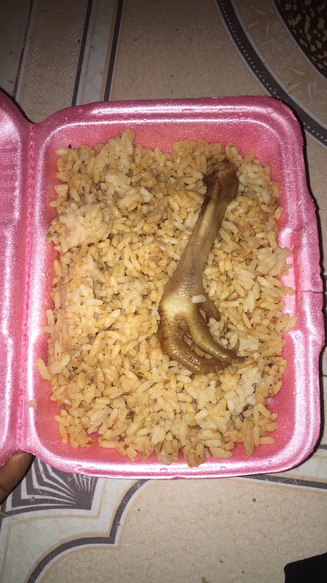 DebbyFadeyi's tweet photo. Lol …end of the term party 
See what they gave student 👨‍🎓

Like wtf 😂😂😂😂
God abeg o😂🤲🏻 #KpopMasterzinManila2022 #TREASURE #LevelUp  #bella #BBNaija #Level2 #naija https://t.co/hqKKQ24ssA