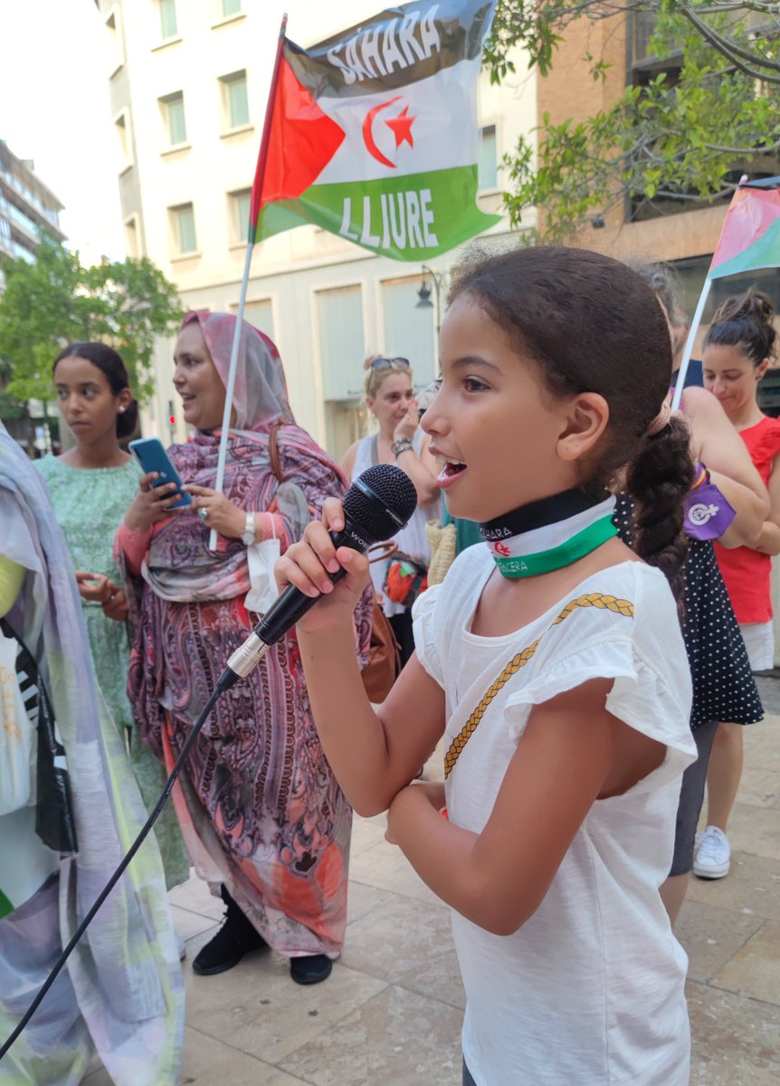 MoVAPS (@mova_ps) on Twitter photo Cómo cada último viernes del mes, hemos celebrado una concentración dentro de la campaña #MueveteXunSaharaLibre de <a href="/CEASsahara/">CEAS SAHARA</a> 
Los niños y niñas saharauis han reflejado a través de los dibujos como vén ellos y ellas la lucha de su pueblo. Cómo cada último viernes del mes, hemos celebrado una concentración dentro de la campaña #MueveteXunSaharaLibre de <a href="/CEASsahara/">CEAS SAHARA</a> 
Los niños y niñas saharauis han reflejado a través de los dibujos como vén ellos y ellas la lucha de su pueblo.