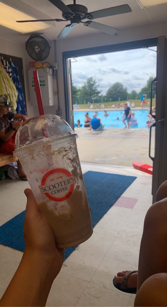 Julia_otto22's tweet image. #justsomething #scootsatwork #freecoffeeforayear #igetcoffeeliterallyeveryday