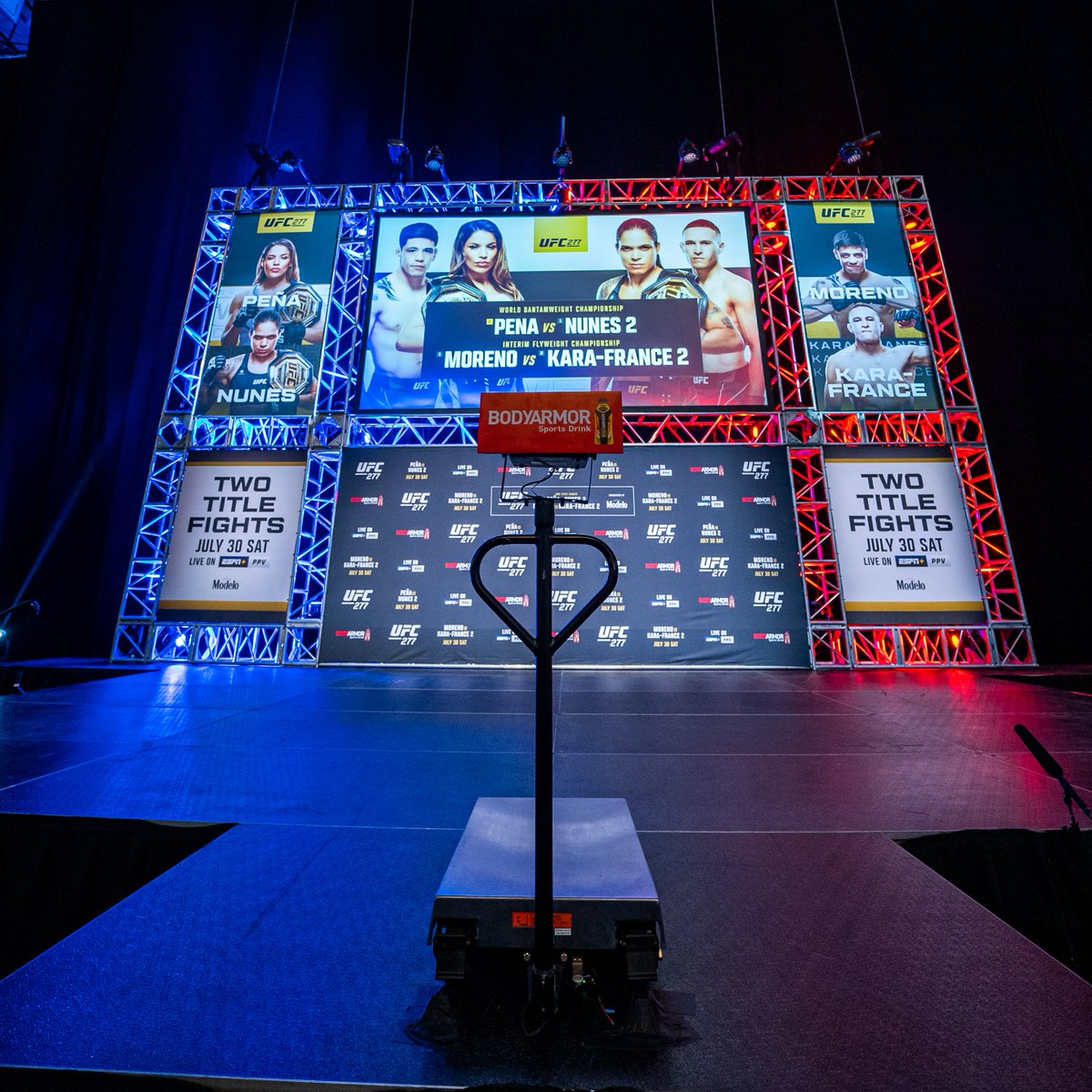 Daqui a pouco começa a cerimônia de pesagem do #UFC277!

Acompanhe ao vivo no Facebook/UFCBrasil