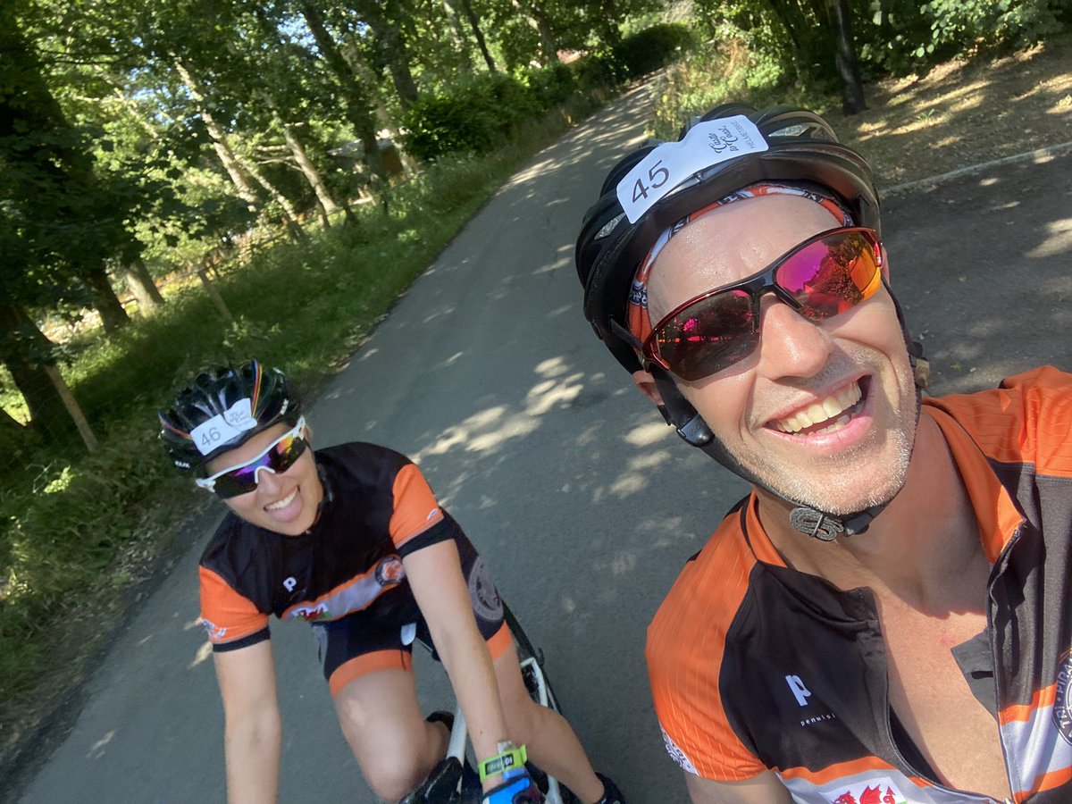 LindaBr62511083's tweet photo. Windsor to Brighton triathlon. First Middle Distance completed 💪🏼….with a little help from my PT 😉@mjb2288hotmail1 @piranha_tri #thisgirlcan #castletocoast #fullsteam #feelingproud #huub #liv https://t.co/r5HxRHrTen