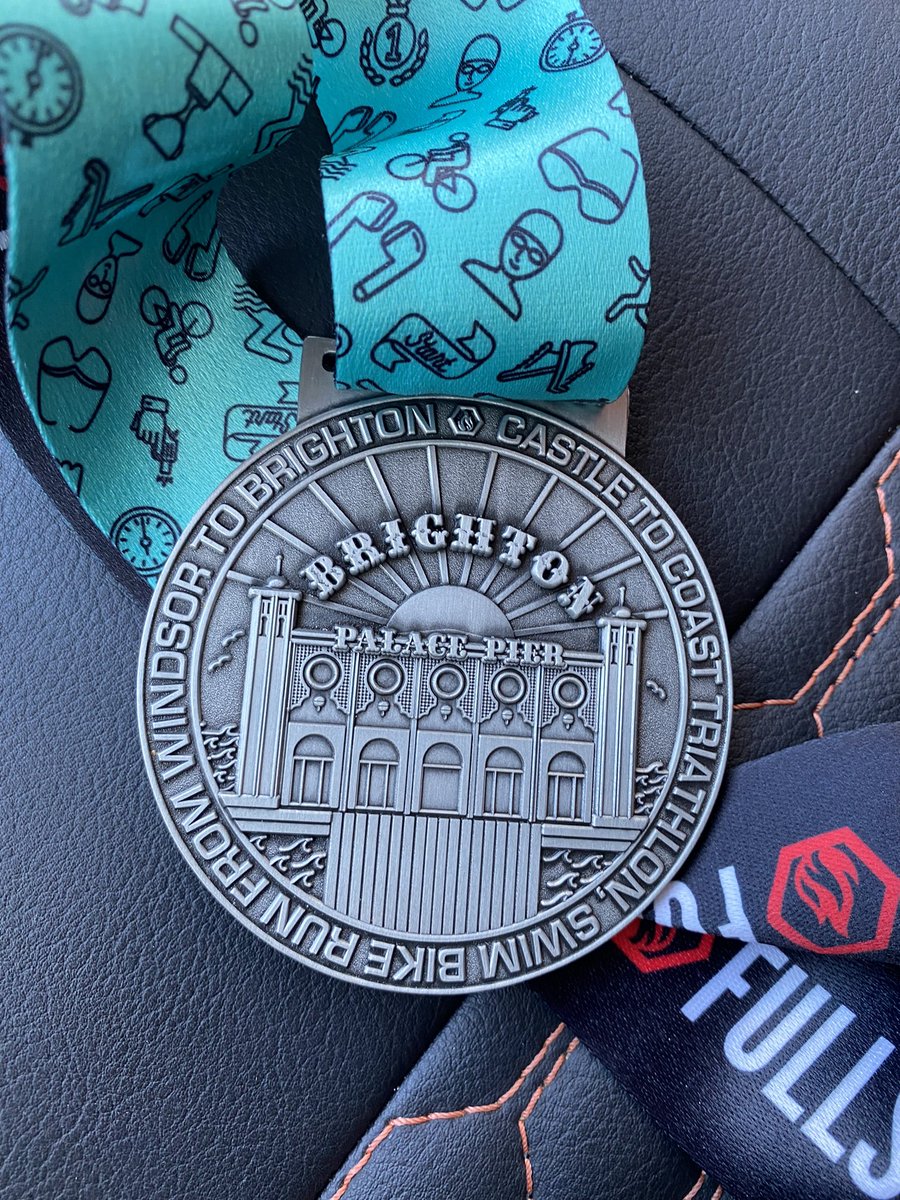 LindaBr62511083's tweet photo. Windsor to Brighton triathlon. First Middle Distance completed 💪🏼….with a little help from my PT 😉@mjb2288hotmail1 @piranha_tri #thisgirlcan #castletocoast #fullsteam #feelingproud #huub #liv https://t.co/r5HxRHrTen