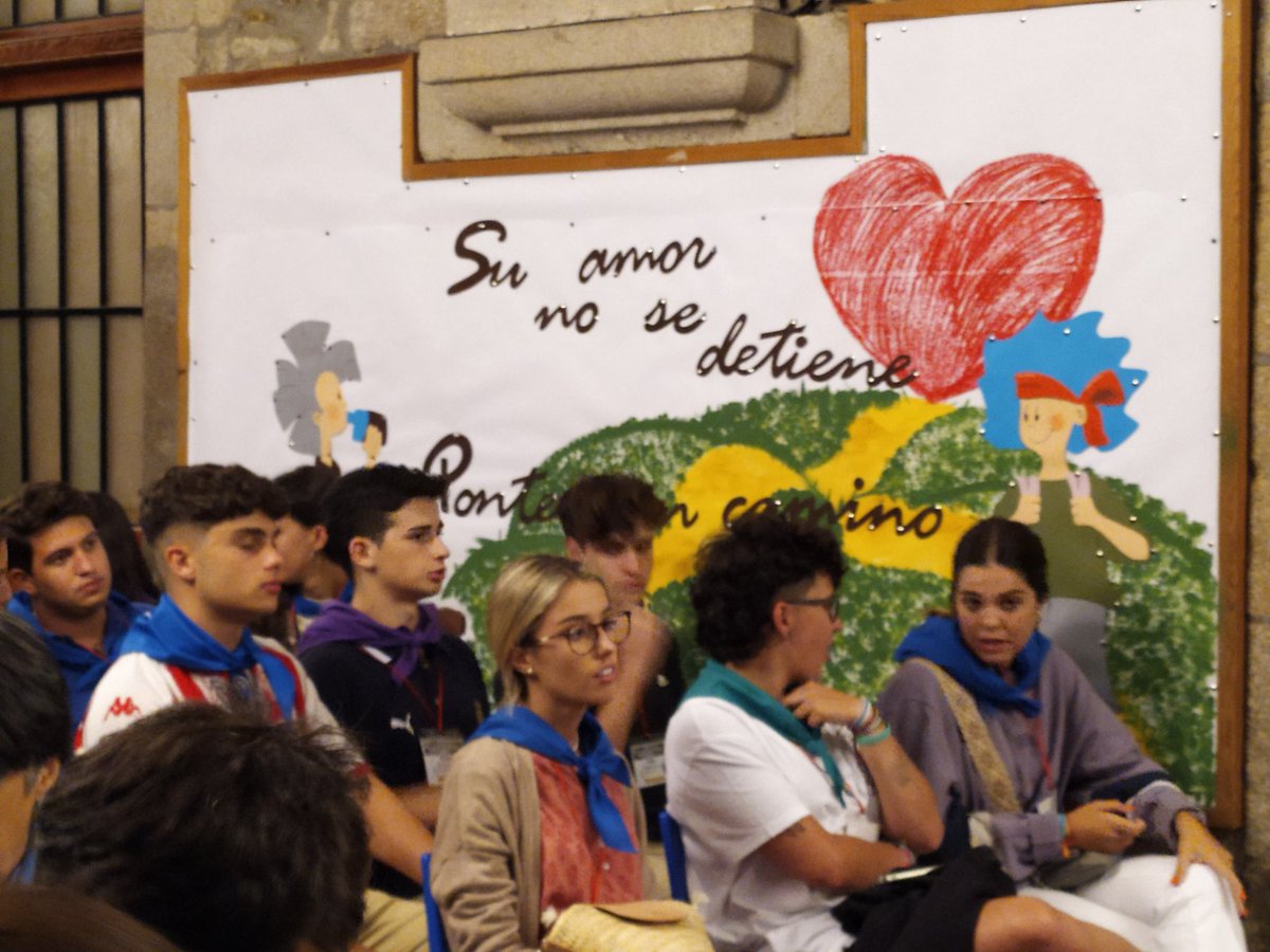 RodriguezFranse's tweet photo. Comienza el encuentro y nos sentimos emocionados, contentos y con ganas de compartir para acercarme más a Jesús y mis compañeros. Ánimo Compartir es llenar la VIDA @HijasCaridadEN @MilagrosaOviedo @JMV_esp #CompartesuAmor. https://t.co/cW6KucqP9Q
