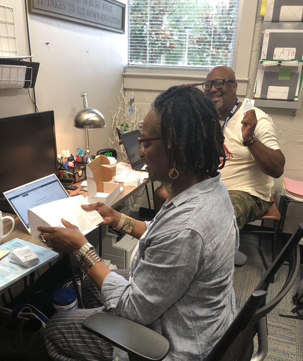 DrWilliams711's tweet photo. S3 team working together to get new stickers on student badges. @CommAchieves @mnps_kidshealth @MAttendance
#MNPSStrong https://t.co/C3dplAoPZw