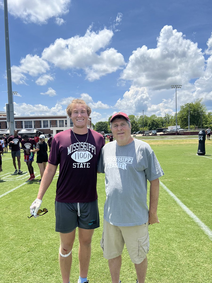 RylandHauser's tweet photo. Beyond Blessed to Receive a SEC DIVISION 1 offer from Mississippi State!! @HailStateFB @Coach_Leach @Thee_Matty_D @CoachMiller_ @MSUCoachDrew @CoachBerry247 @caffeyjbhs @JensenFootball https://t.co/sdG4lVYPA1