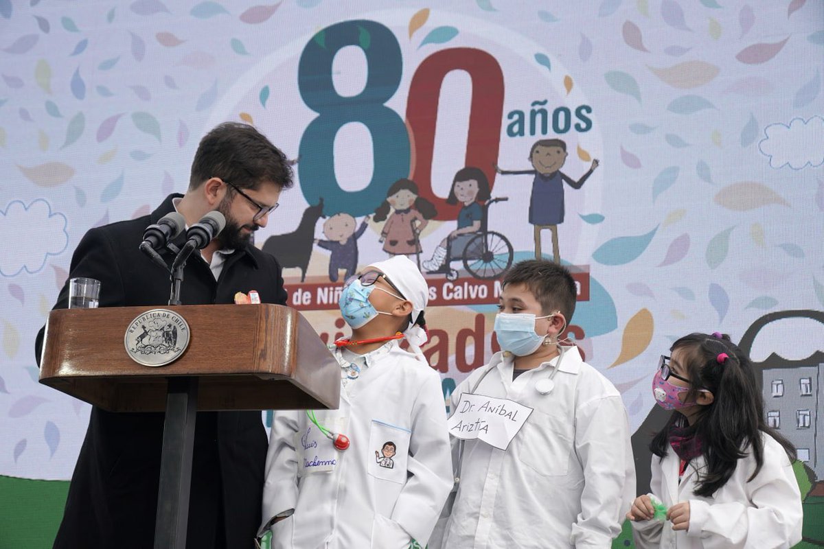 GabrielBoric's tweet photo. Hoy me invitaron a ser parte de la celebración de los 80 años del Hospital de niñas y niños @HCalvoMackenna, institución llena de amor, dedicación y sentido de pertenencia. Cuenten con nosotros para seguir trabajando por una mejor salud pública en Chile! https://t.co/Rerh2y1KG2