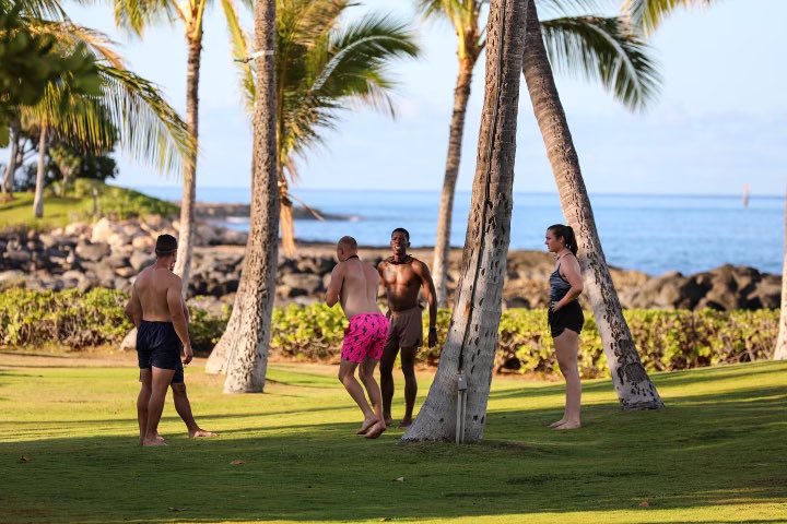 25thDivarty's tweet image. ⚡️ CTLT PT ⚡️

This morning, @25thdivarty CTLT cadets took to the Ko’olina Lagoons with their sponsors and Thunder6 for a swimming/running/calisthenics PT program! 

#tropiclightning #tropicthunder #succeed #usarmy