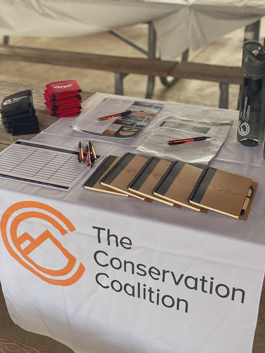 Join us for our next Service Leader Night on August 10th at Palmer Park at 6pm - RSVP link below if you want to meet some cool folks and enjoy free food/drinks while hearing about our mission to get more young folks engaged in the community! 

eventbrite.com/e/service-lead…