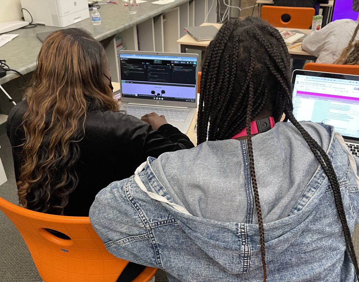 cadencepatrick's tweet image. So excited to watch the Bay Area @BlackGirlsCODE Summer Camp students present their final websites and artwork later today! They’ve accomplished so much in just two weeks, including creating self portraits using #javascript! 👩🏾‍💻👩🏿‍💻👩🏽‍💻