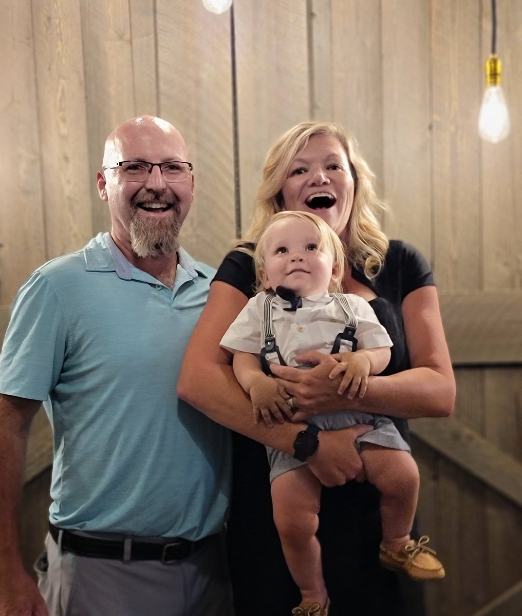 KarilynnC's tweet photo. @WFOCare Last weekend in Colorado at my nieces wedding. Full heart memories were made. #mysonsson #Familylove #COOP_ThereItIs https://t.co/odaXKJ0vEw