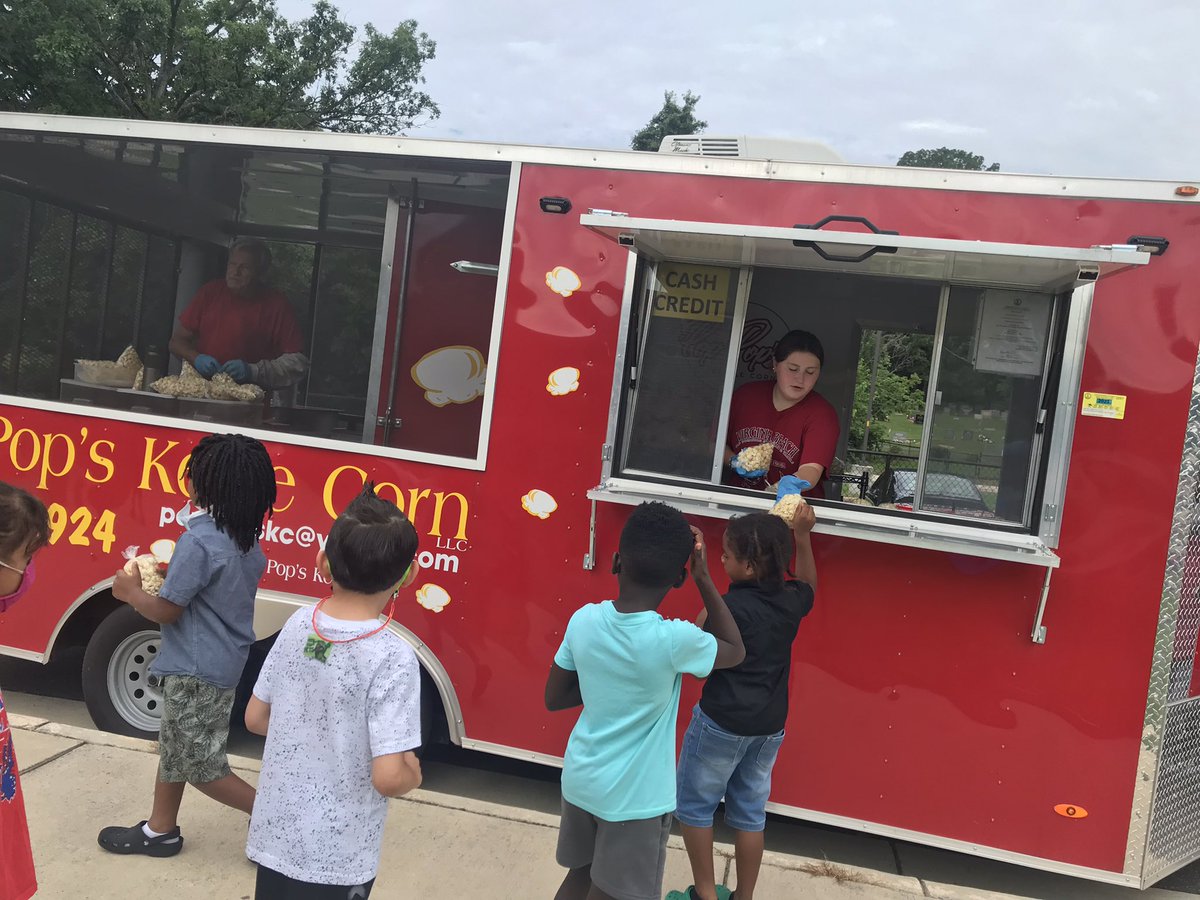 I would like to give a shout out to Pop Pop’s Kettle Corn for stopping by Dumfries Elementary today to celebrate our teachers and students for all of their hard work this summer!!@AltEdPWCS