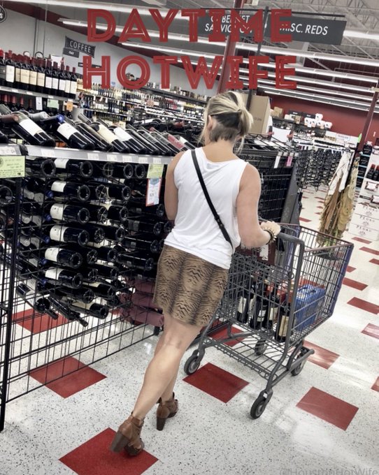 Wino Weekend ahead 🍷  #winelovers #weekendvibes #Friday #fithotmoms #ohlolababe https://t.co/nc3sKAW<a href="/tag/winelovers"class="tags">#winelovers</a><a href="/tag/weekendvibes"class="tags">#weekendvibes</a><a href="/tag/friday"class="tags"><span>#friday</span></a><a href="/tag/ohlolababe"class="tags"><span>#ohlolababe</span></a><a href="/tag/fithotmoms"class="tags"><span>#fithotmoms</span></a>