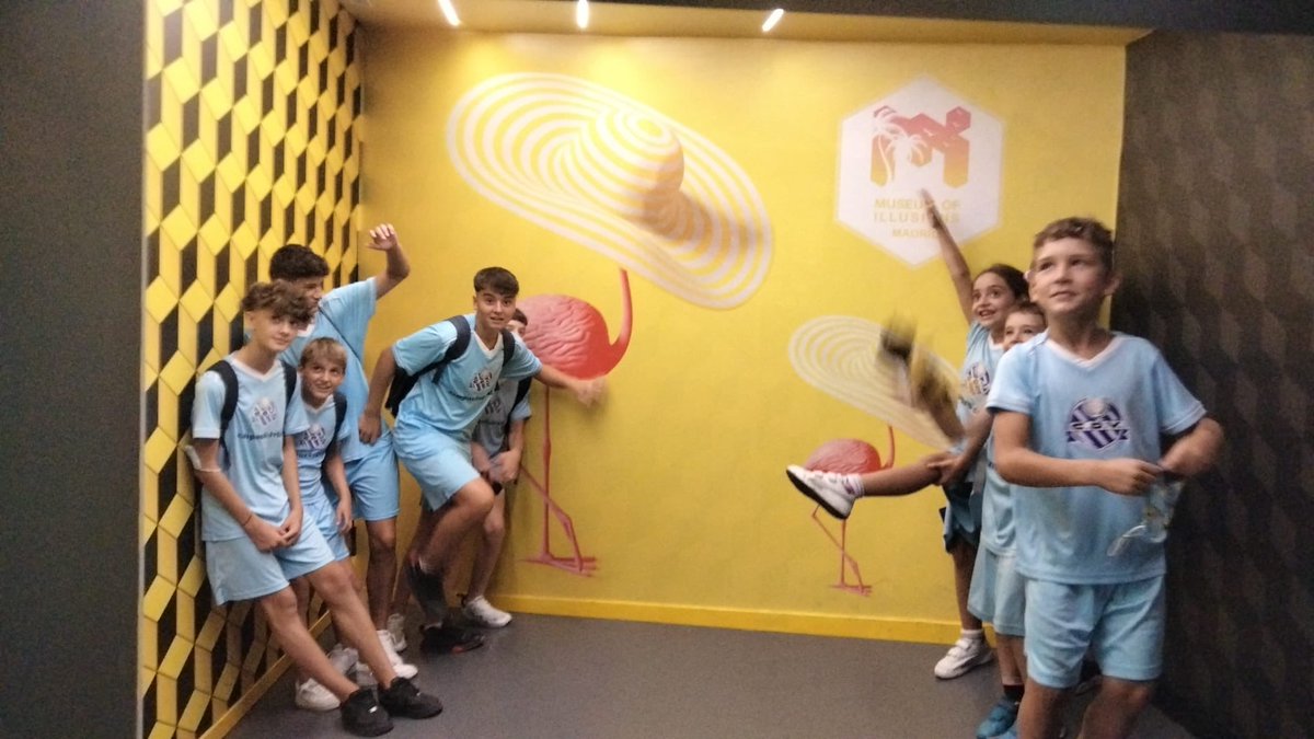 campuscdvical's tweet photo. Como pasarlo bien en la última excursión del campamento descripción gráfica https://t.co/Q7793C3dtO