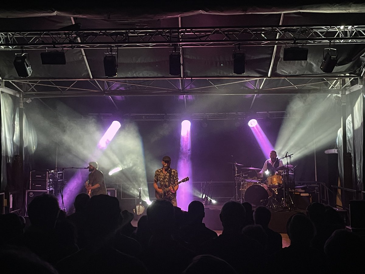 CARCThierry's tweet photo. Dernière soirée du #FMO 2022 #festival #musique en #Omois à #Monthurel : une saison qui a fait du bien, pour se retrouver autour de belles affiches musicales 🎵 rdv le 9 septembre pour un #concert gratuit a l’Aiguillage au siège de la @CARCThierry avec @MKatche 🙌 https://t.co/5iodUk685X