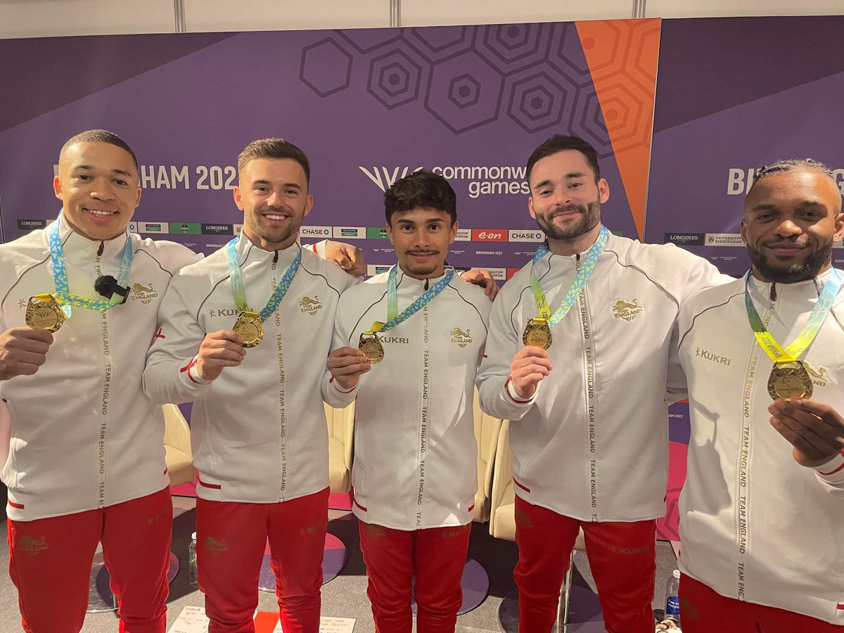 What a team! 

Commonwealth Games team champions @TeamEngland 🏆

@GiarnniM @jake_e_j @Joefrasergb @_JamesrHall @TullochCourtney 

#B2022