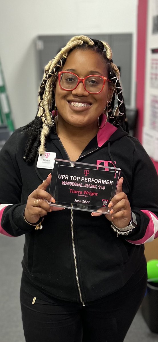 Check out Tiarra Wright from Team Chesterfield! She was the #1 Mobile Expert in the District and Market for June!! #watchMIhustle👊🏼