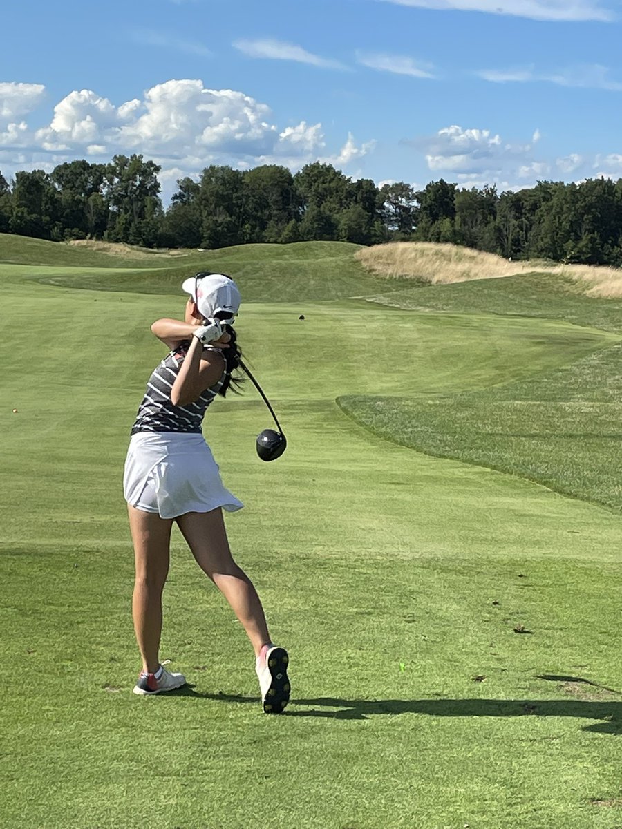 GirlsGolfFHS's tweet photo. So exciting to finally have the 2022 girls golf season underway! @FHSTigers @IHSAA1 https://t.co/SNKlqwTtl5