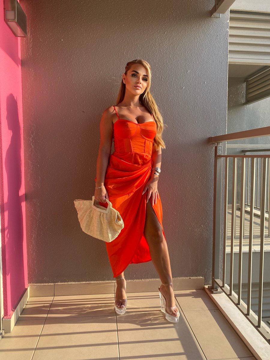 HotGirlsBook📸 on Twitter: "Girls of Summer X EMILIE-RAE X @EmilieRaex https://twitter.com