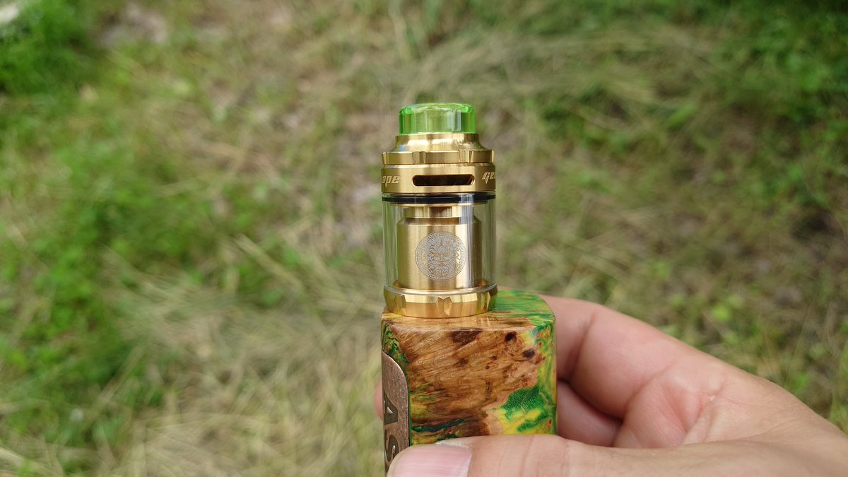 CebrjowHwScHCkj's tweet image. 皆さんおはよっチェ😆👍今日も宜しくご安全に🙇💦 Lustro KODAMA + #zeusx mesh + #WildTip810 Drip Tip  😋💦#vape #vape好きな人と繋がりたい #VAPE好きと繋がりたい #VAPE初心者 #asMODus #Geekvape