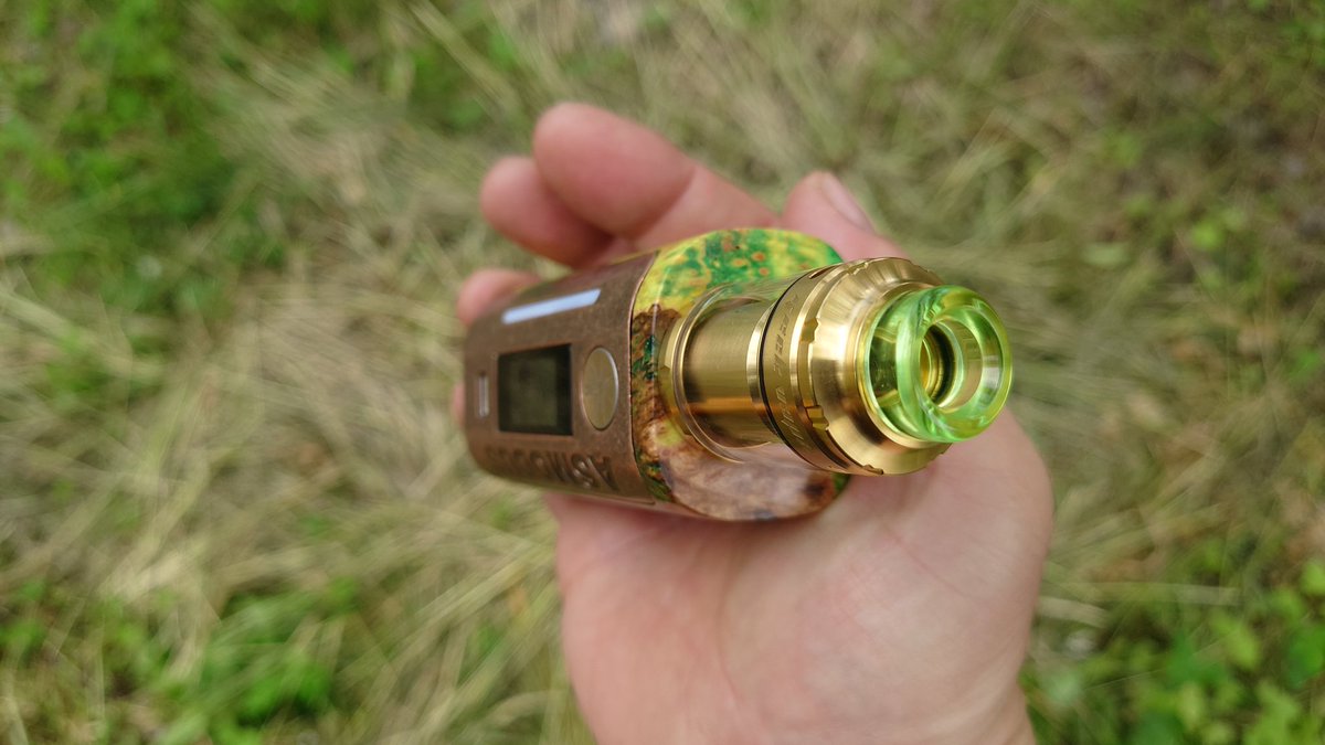 CebrjowHwScHCkj's tweet image. 皆さんおはよっチェ😆👍今日も宜しくご安全に🙇💦 Lustro KODAMA + #zeusx mesh + #WildTip810 Drip Tip  😋💦#vape #vape好きな人と繋がりたい #VAPE好きと繋がりたい #VAPE初心者 #asMODus #Geekvape