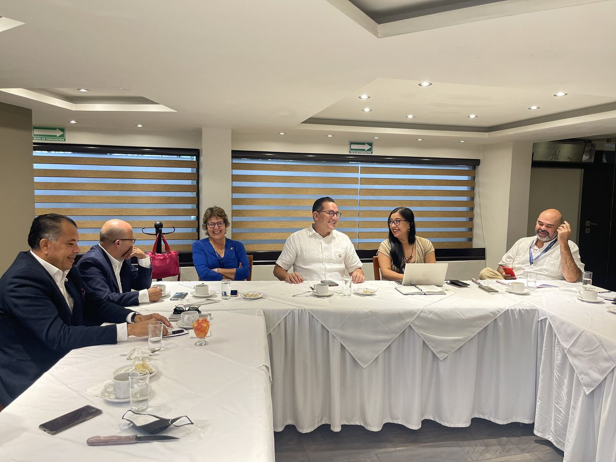 JACentenoR's tweet photo. La Región Golfo es destino de nuevas inversiones que detonarán el crecimiento económico y en CANACINTRA estamos listos para representar a la industria que aquí se establezca.

Productiva reunión con los presidentes e integrantes de las delegaciones de esta región.
#VisiónDeFuturo https://t.co/p7fmFPjRqp