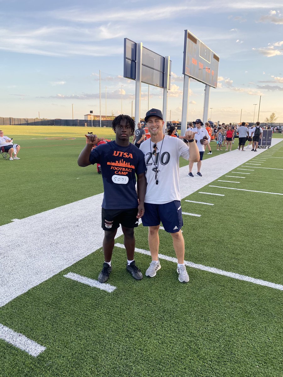 I wanna thank @UTSAFootball for allowing me to have an amazing time and experience yesterday at their camp. @CoachJP3 @Coach_Griffin_ @CoachTimYoder