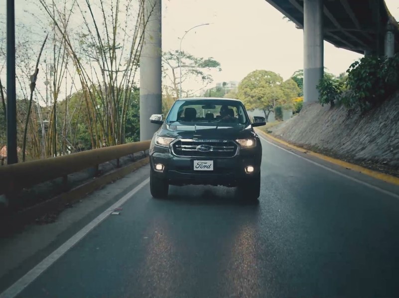 Los faros de la #Ranger #Diesel #4x4 pueden ser direccionados hacia arriba y hacia abajo para mejorar la visibilidad y evitar que otros conductores sean encandilados.

Disponible en nuestros concesionarios #FordVenezuela 