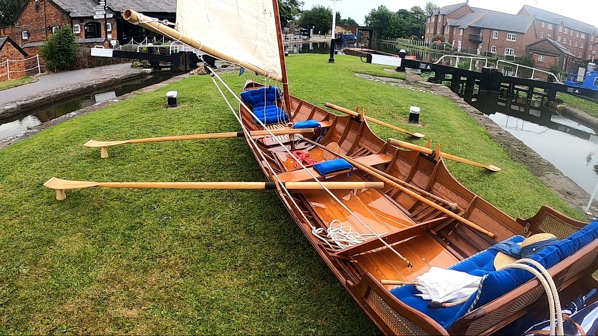 mersey_shipping's tweet photo. Skiffs King's Swan and De Zwaan were in Ellesmere Port for the day recently. They visit every other year and sail the canals in Cheshire. Fine looking vessels. #merseyshipping #skiffs @NWMuseum
VIDEO >>>> https://t.co/q5xXcQPCdM https://t.co/CmgbRpLcO6