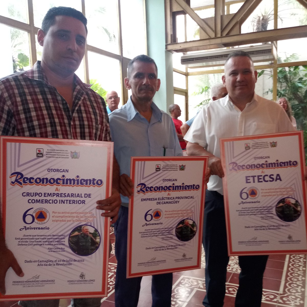 60 Aniversario de la Defensa Civil, de protección al pueblo, de preparación para el enfrentamiento a riesgos, desastres, desde las primeras edades, hasta toda la población, Felicitaciones a todos los reconocidos. #PorCubaTrabajamos