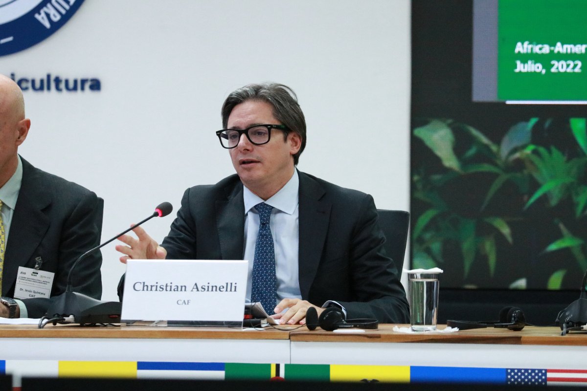 IICAnoticias's tweet photo. @AGRAAlliance @NEPAD_Agency @ObservadorUY @JamaicaObserver @clarinrural @GYChronicle @Bayer4Crops @AgendaCAF @BancoMundial @Microsoft @Rabobank @Syngenta @afaas_ed “Nuestra alianza con el IICA es fundamental, nuestra cartera está distribuida en casi toda América,
hace pocos días en nuestro directorio se sumó Honduras y El Salvador”, expresó Cristian Asinelli, CAF, Banco de Desarrollo de América Latina.
#CostaRica #AGRAA #IICA #Agricultura https://t.co/gwzQpRPj2A