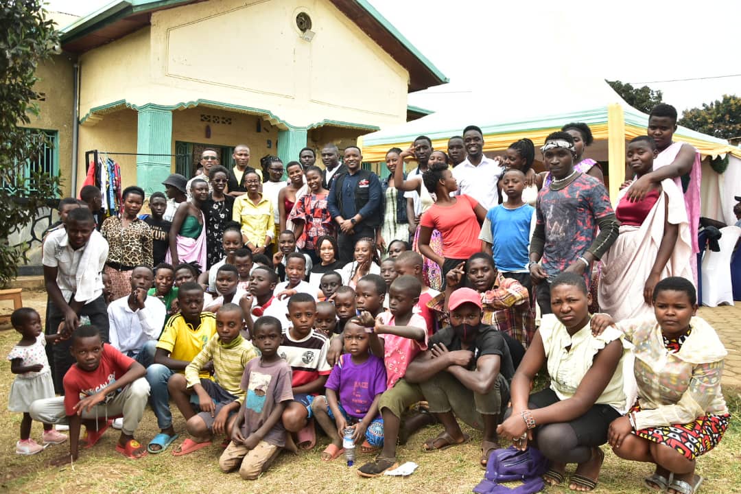 Today in partnership with @projectdefy through @rwanda_nook_hub, we closed our cycle where all learners presented their finished projects such as welding, baking, hairdressing, carpentry, music production, tailoring and many more through self learning system.