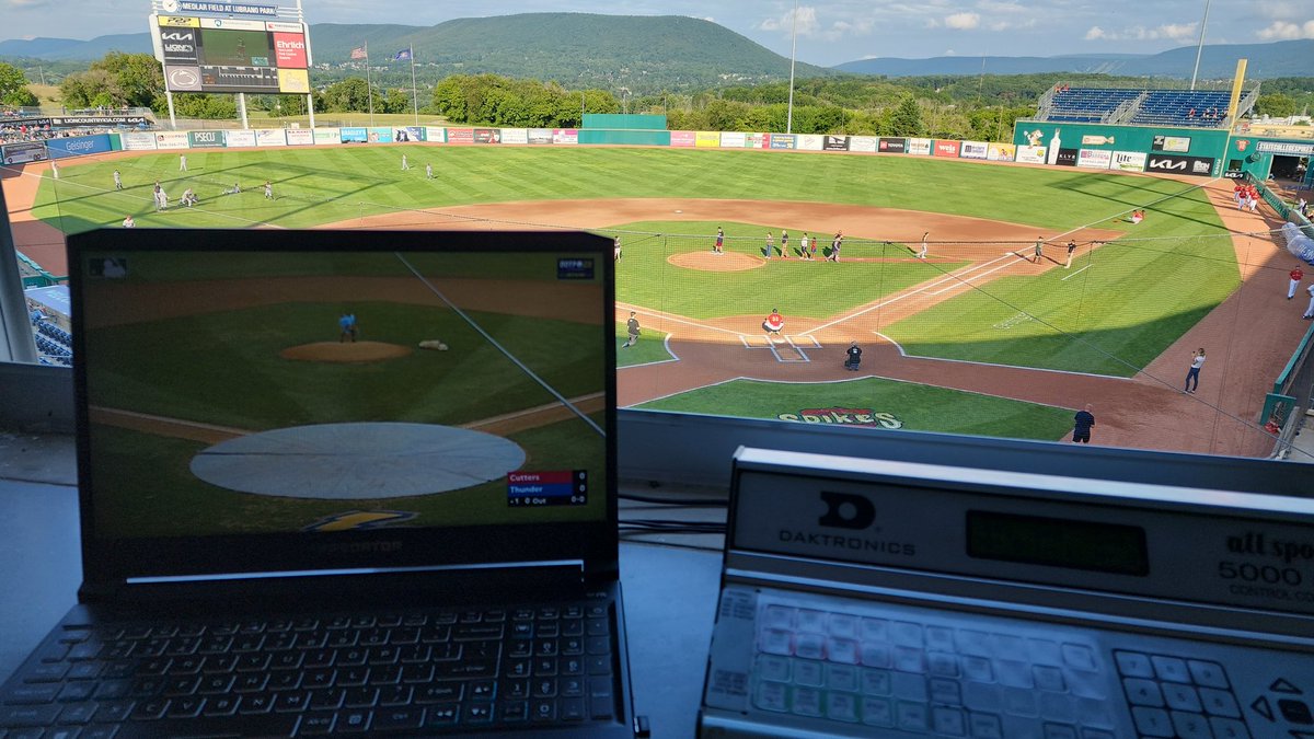 JHawk1128's tweet photo. What do I do when the @crosscutters are on the road? Obviously come up to help out the @SCSpikes while keeping an eye on our Cutters down in Trenton. #BaseballAddict https://t.co/OYslX8c3uT