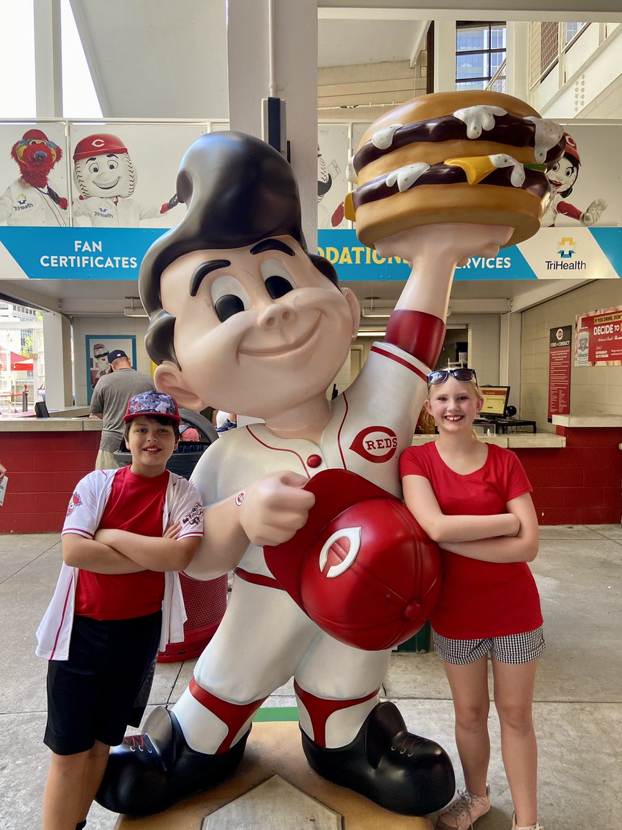 redsgal12's tweet photo. Go #Reds! #bigboyselfie https://t.co/f5q818mLdO