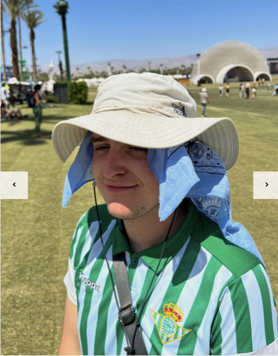 MateosAraceli's tweet photo. Atención pregunta??? Están de moda las camisetas de #betis estan en todas partes…. Hasta en #Coachella2022 . https://t.co/awQhZZJzeE