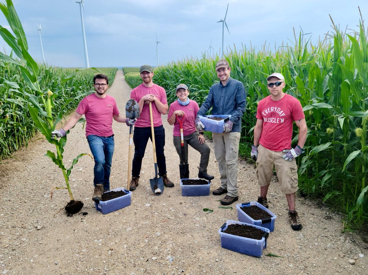 Switch Bioworks (@switchbioworks) on Twitter photo On the hunt for a-maize-ing nitrogen fixing microbes to #bioengineer with our <a href="/SwitchBioworks/">Switch Bioworks</a> crew and some incredible farmers in Iowa! On the hunt for a-maize-ing nitrogen fixing microbes to #bioengineer with our <a href="/SwitchBioworks/">Switch Bioworks</a> crew and some incredible farmers in Iowa!