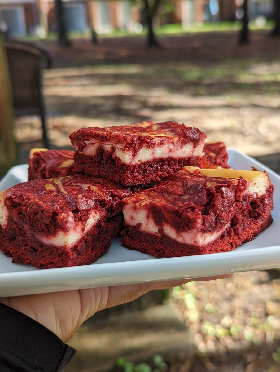 red velvet cheesecake brownies 😋