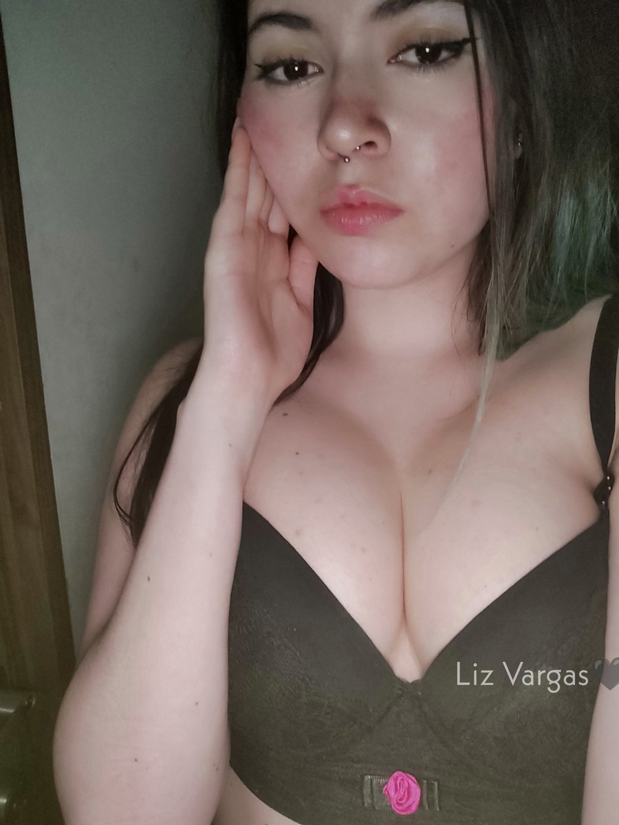 liz_vargasuwu's tweet photo. Aquí no había subido foto de mi carita jeje 👉🏻👈🏻
RT? 🥺 https://t.co/coj8uf3P51