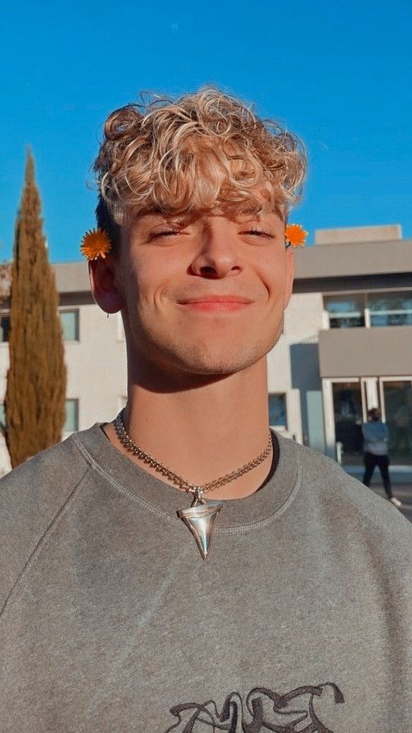 fvsnoshany's tweet photo. [#AlwaysForJosh × @joshbeauchamp]

lovee,I just came here to tell you that I admire you a lot as an artist and a person, you are an amazing human being, thank you for being in my life, you are the best dancer I know, I am very proud of you, I love you very much!! https://t.co/RawUrRZngh