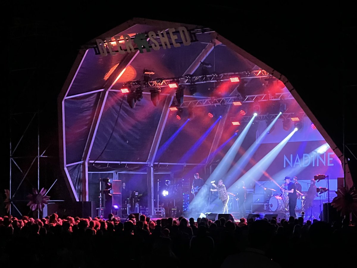 simrow's tweet image. A great end to the day by @nadineshah at #DeerShed12