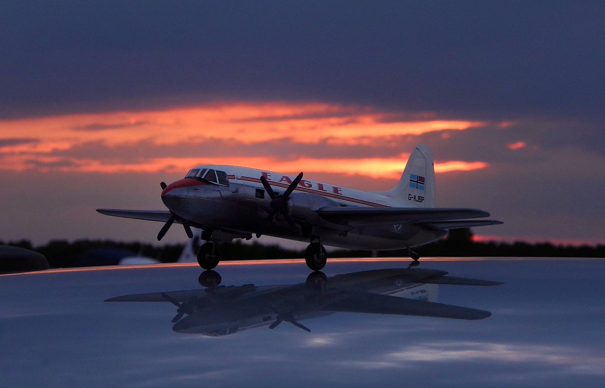 SealandDuchess's tweet image. Plane geekery #aviation #heritage #modelplane #flying #sunset @BBSAirport