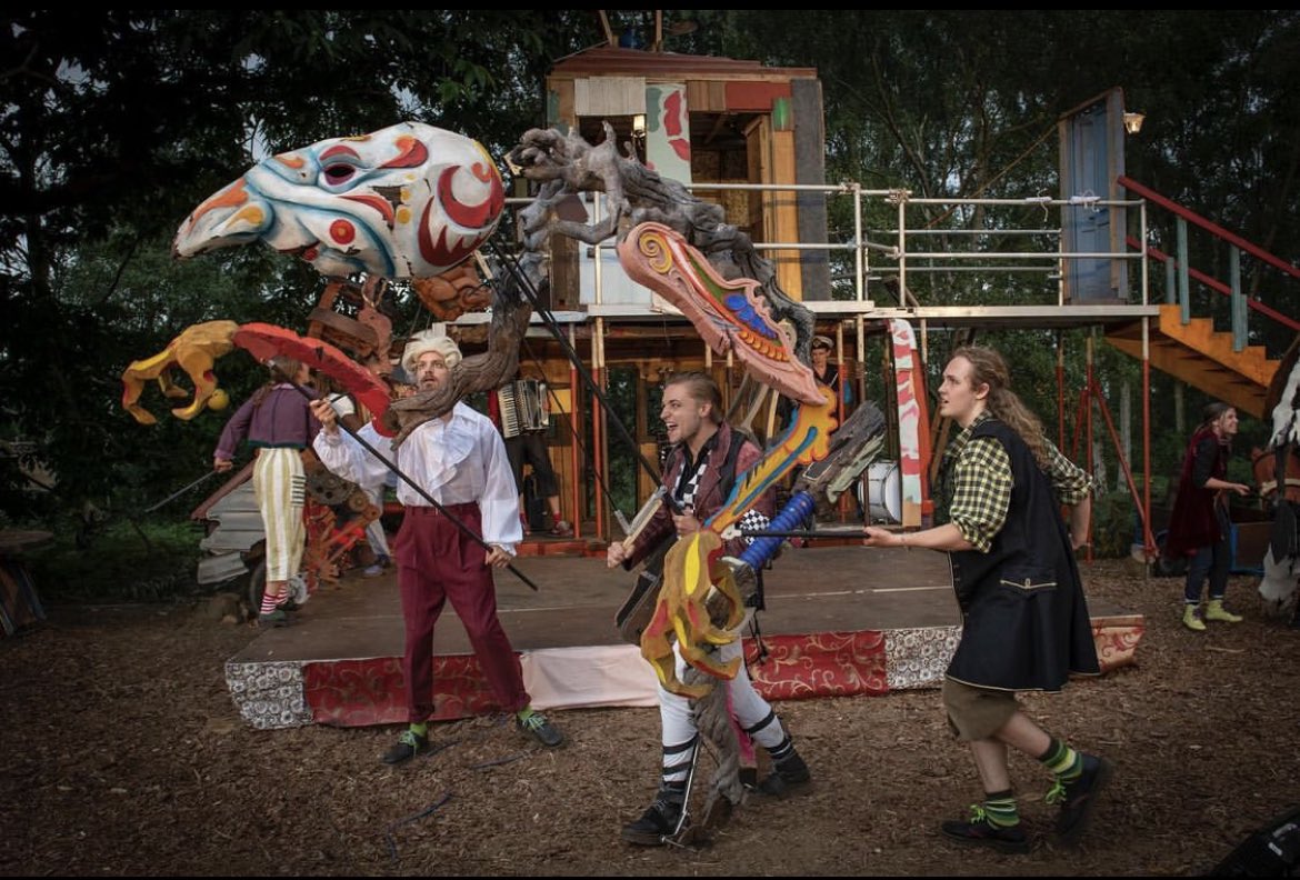 RyanPenny18's tweet photo. Beaming with pride @red_rose_chain.
#Macbeth @NT_SuttonHoo is a triumph! 👏
Masterful performances, majestic musicality, showstopping sorceresses - Exactly how one of #Shakespeare’s best plays should be executed. 
Congrats to everyone involved. You smashed it 👏👏👏 https://t.co/ogmuBQ8jAq