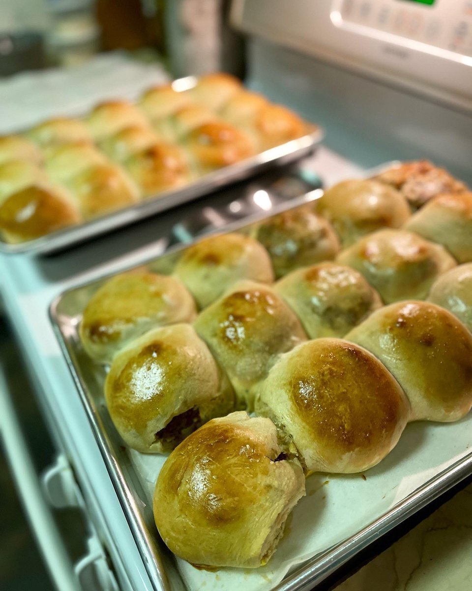 HipHopChef360's tweet image. Want a chance to taste one of our #SignatureGrilledCheese repurposed as a #StuffedBread ??? Come down to #ATX #Austin to support #BAAB and help us Raise Money while getting Some Deliciousness 🍞😉
@bysgfood x @hiphopchef360 x @downtownbeerhall x #BAAB 🍞