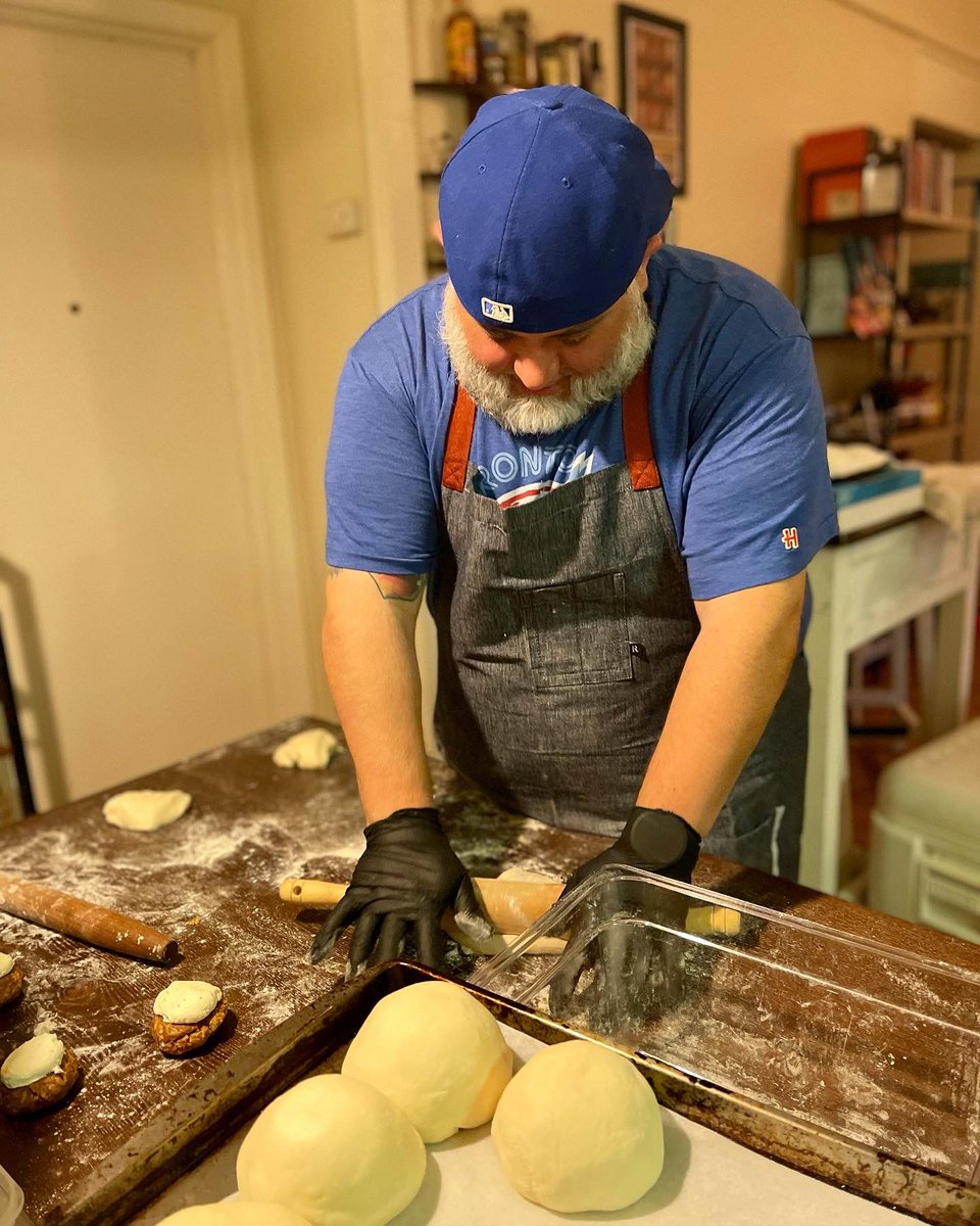 HipHopChef360's tweet image. Want a chance to taste one of our #SignatureGrilledCheese repurposed as a #StuffedBread ??? Come down to #ATX #Austin to support #BAAB and help us Raise Money while getting Some Deliciousness 🍞😉
@bysgfood x @hiphopchef360 x @downtownbeerhall x #BAAB 🍞