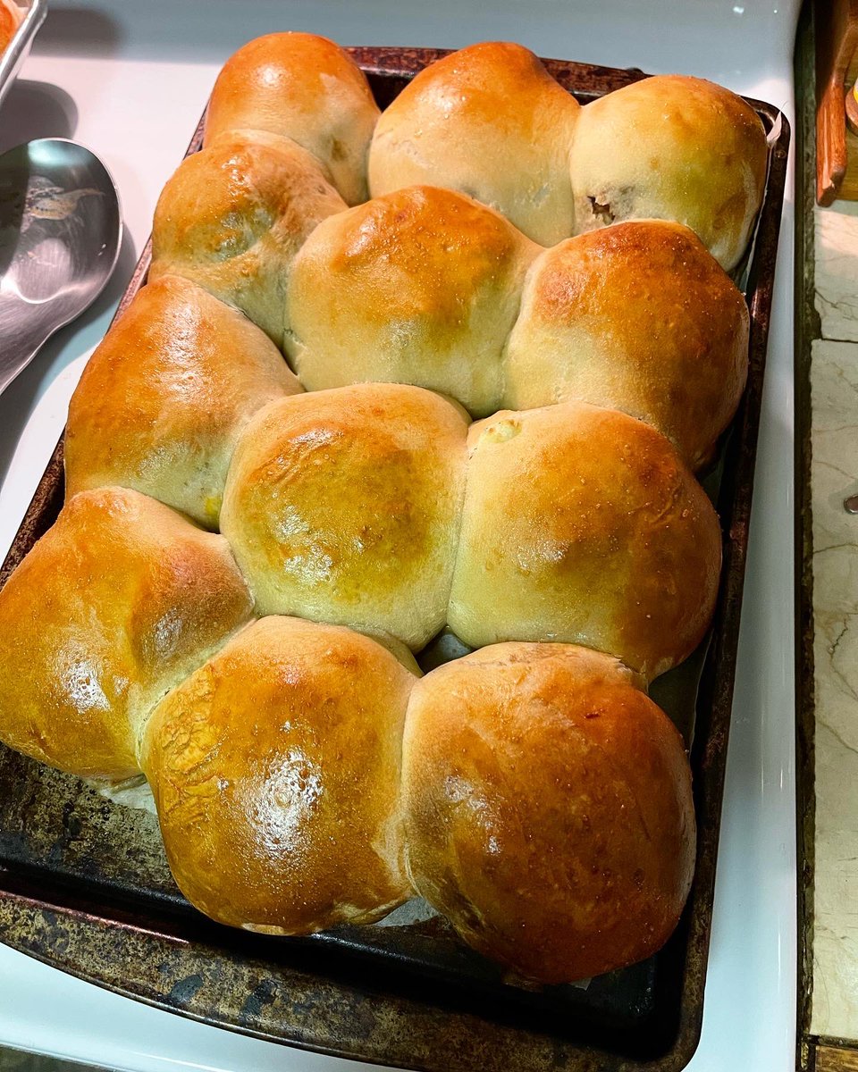 HipHopChef360's tweet image. Want a chance to taste one of our #SignatureGrilledCheese repurposed as a #StuffedBread ??? Come down to #ATX #Austin to support #BAAB and help us Raise Money while getting Some Deliciousness 🍞😉
@bysgfood x @hiphopchef360 x @downtownbeerhall x #BAAB 🍞