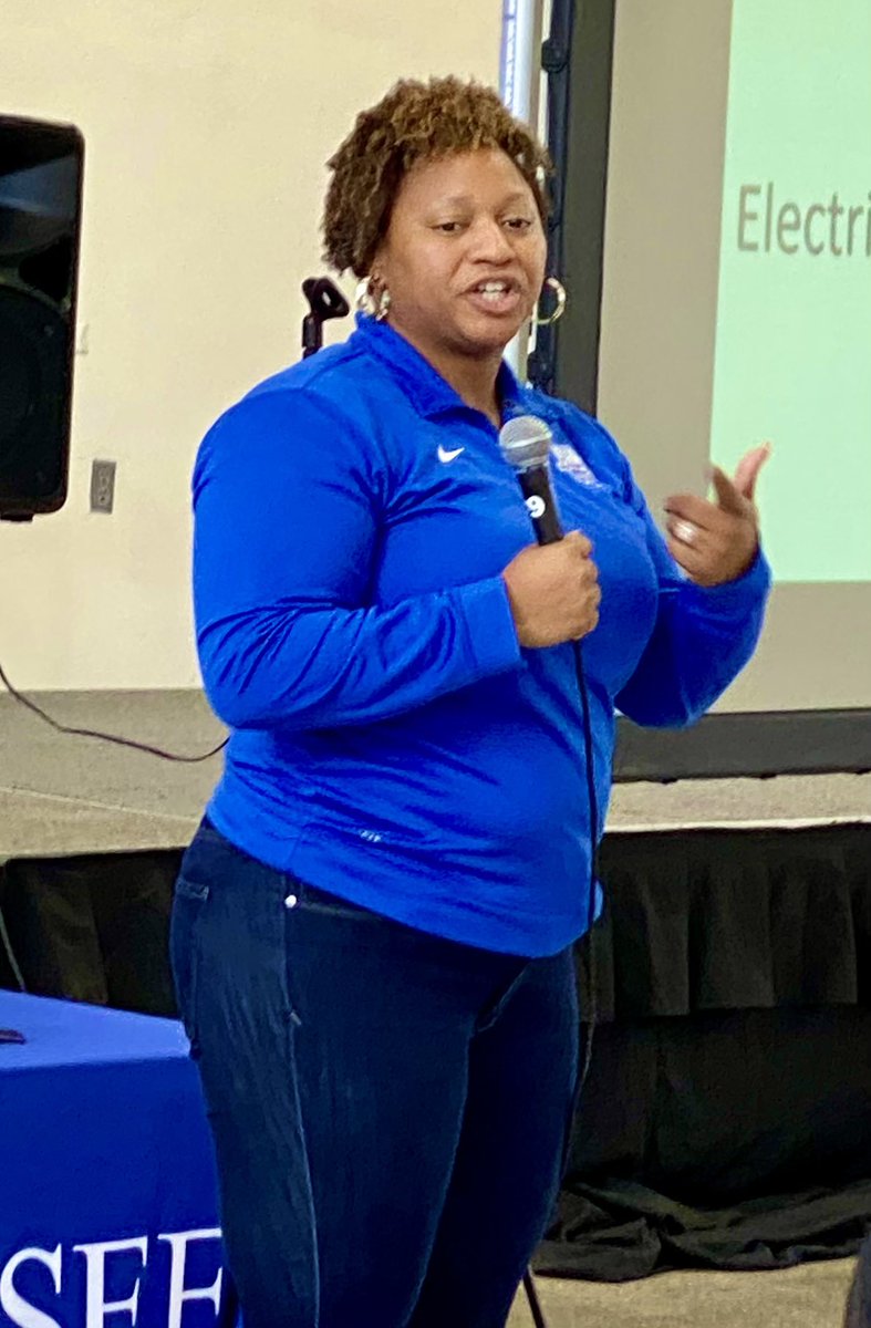 TSU_Engineering's tweet photo. 2022 Destination TSU @tennstateu! Check out a few highlights from Dr. Armwood-Gordon's incoming first-year welcome @TSU_Engineering #freshman #destinationtsu #womeninstem #stem https://t.co/jB6FjGJiUs