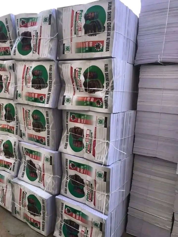 cumbeerinda's tweet photo. Peter Obi FREE exercise books to be distributed in Northern Nigeria. Cover page design in Hausa Language. Obidient volunteers making far-reaching sacrifices. Kudos to the sponsors!👍
---------------------------------------------
#Machala | 10M IN A WEEK  #PeterObiForPresident2023 https://t.co/ipw1Looimo