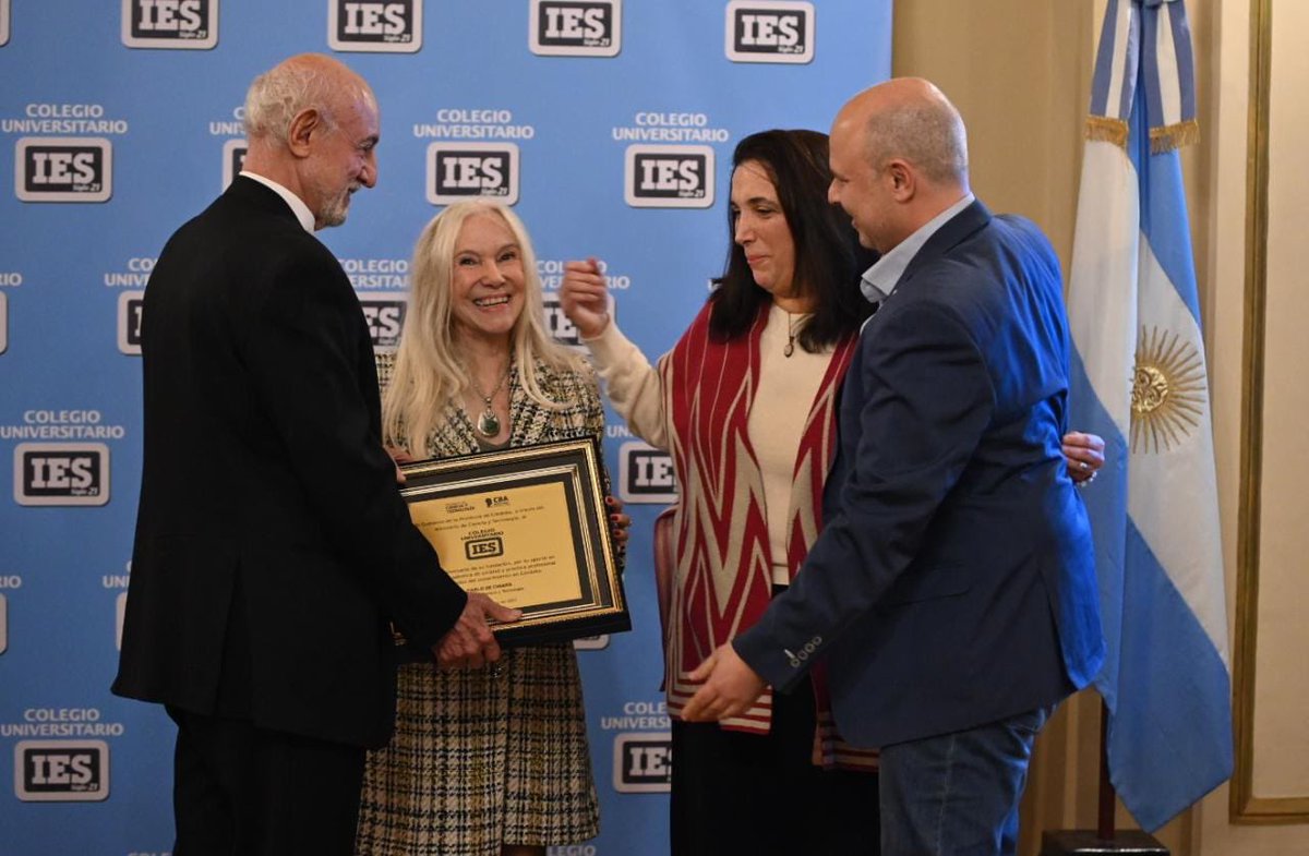 Felicitaciones al Colegio Universitario <a href="/IES21/">Colegio Universitario IES</a> por su 40° aniversario.

Agradecemos su trabajo y compromiso en la formación y capacitación de profesionales. Seguiremos trabajando juntos para potenciar a Córdoba como polo de desarrollo científico y tecnológico.