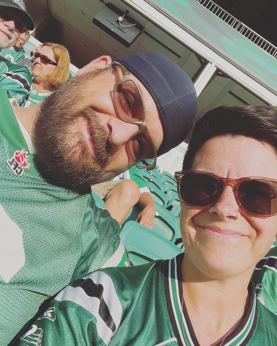 klinger_miranda's tweet photo. He promised me an endless supply lemonades, mini donuts and Sunshine to get me here.
#notacheapdate https://t.co/uwfubgqcwG