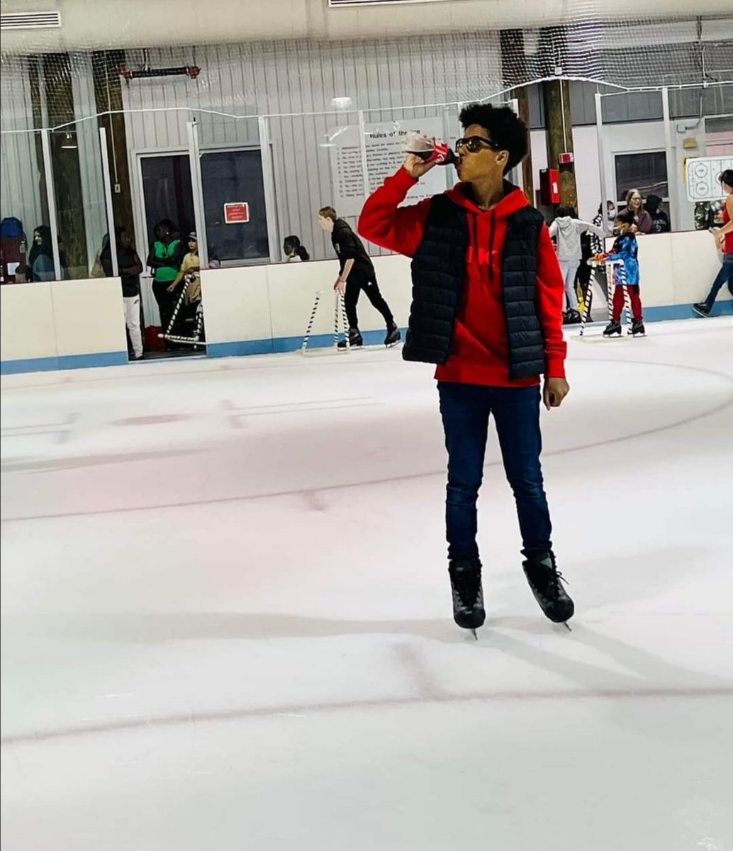 Helene_Rodger's tweet photo. @CocaCola @CocaCola_UK you better sign him up as your model! Or @AldiUK are looking for him 😂😂😂. He makes Coca cola appealing!! #modeling #childmodeling #coolkids #PositiveVibes #journorequest https://t.co/0HYiEjo8Ga