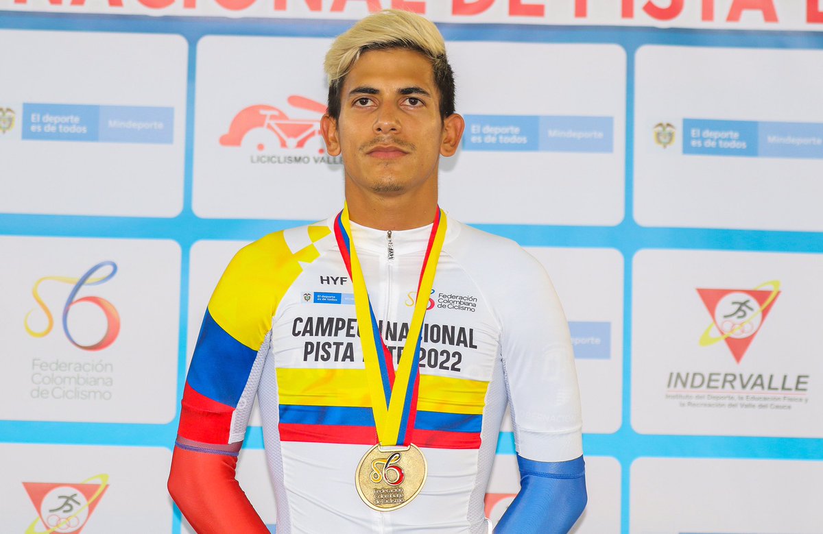 CiclismoGob's tweet photo. 🚴🏻‍♀️🇨🇴🚴🏼‍♂️ Jornada redonda para el @TierraDeAtletas en los campeonatos nacionales élite de #Pista. Dos 🥇 -@nelsonsotom en la persecución individual y Elizabeth Castaño en el #Omnium-, y una 🥈 con Lina Marcela Hernández en el Ómnium, fue la gran cosecha de este viernes en Cali. 🏆💪 https://t.co/u2DKrkvrP5